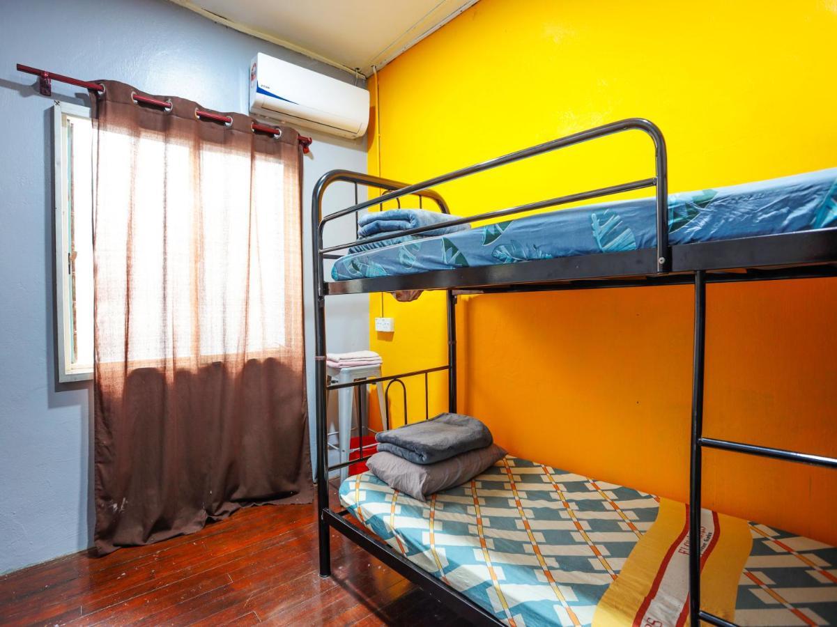 Spot On 90610 Loft Waterfront Hotel Кучинг Екстериор снимка